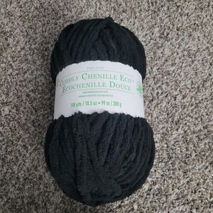 Loops & Threads Cuddly Chenille Eco Ecochenille Douce 108 yds Black